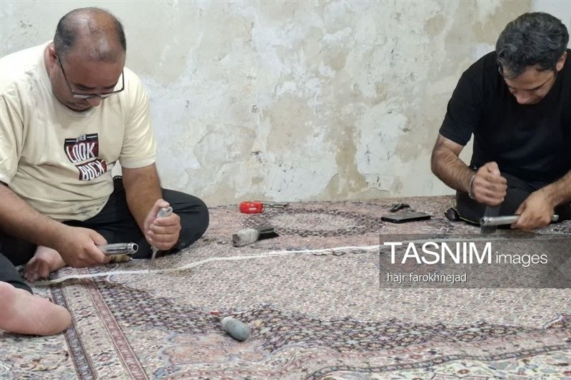 رفوگری فرش بیرجند در پیچوخم رکود؛ هنری که نفسهای آخر میکشد+ تصویر اخبار استان خراسان جنوبی , خبرگزاری تسنیم , فرش ایرانی ,