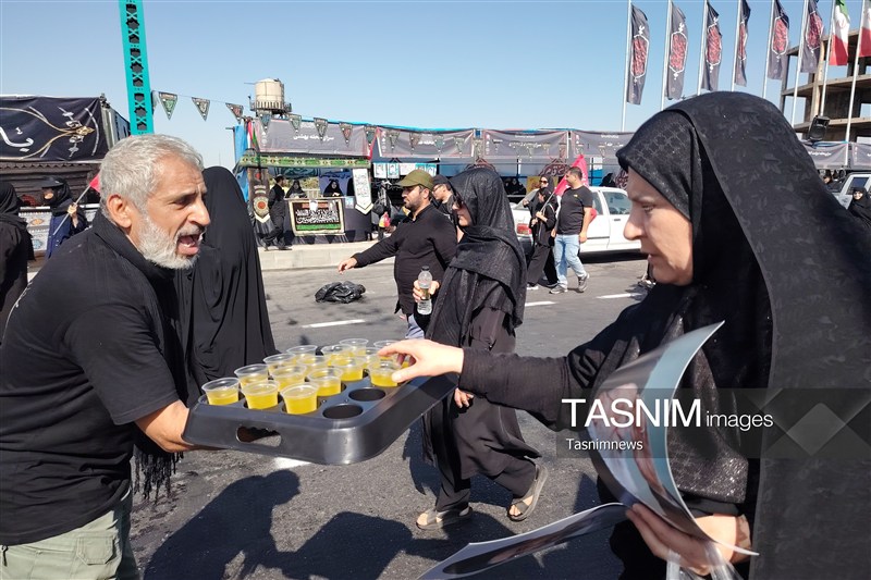 سیل عاشقان حسینی به شهرری رسید/ جاماندگان اربعین به سوی حرم عبدالعظیم اخبار شهر ری , استان تهران , اربعین 1405 , پیاده روی اربعین , عبدالعظیم حسنی ,