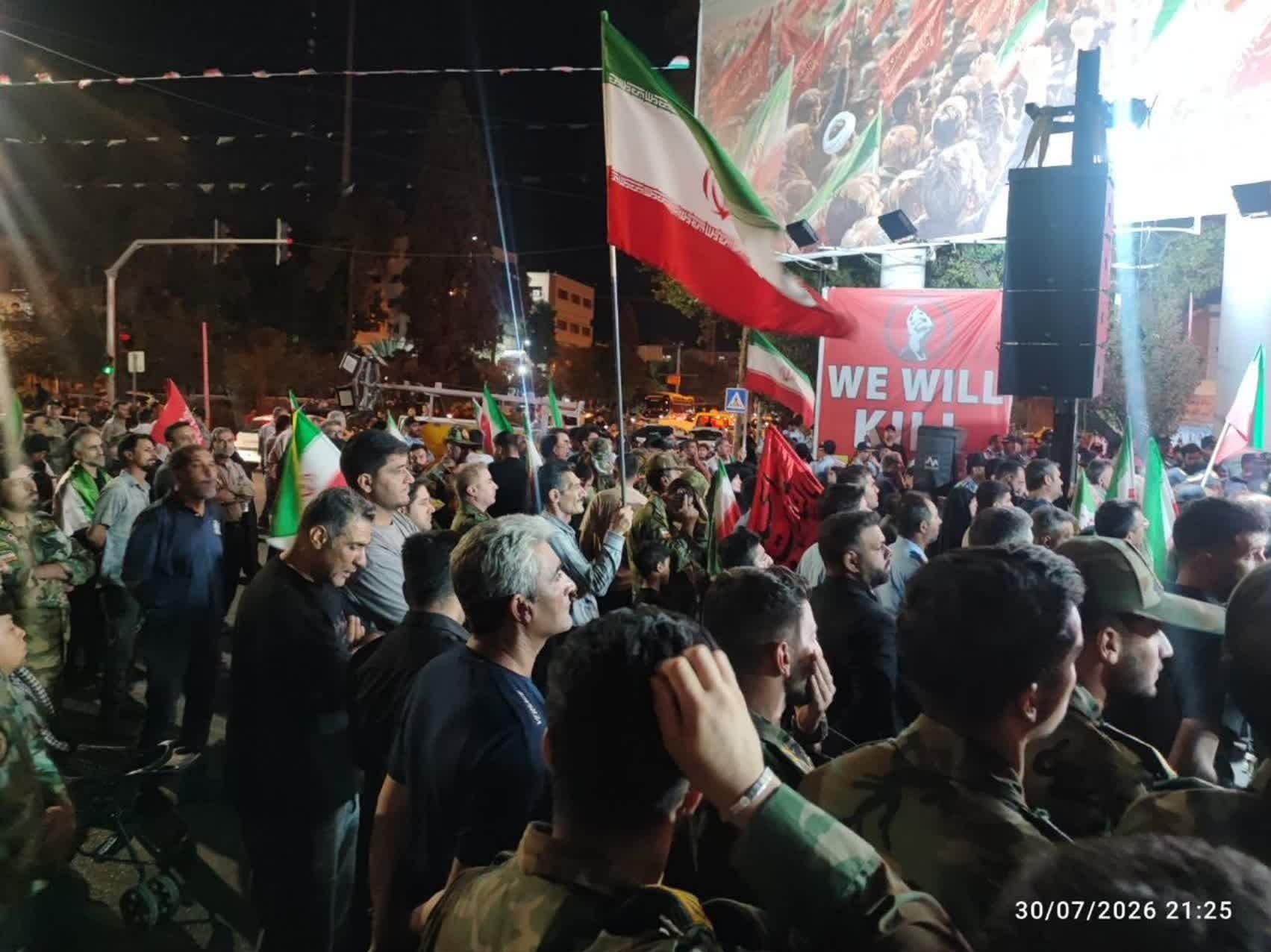 شیراز، قهرمان آسمان‌هایش را تا عرش بدرقه کرد