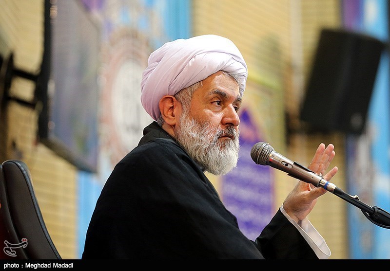 طائب: تنگه هرمز تحت مدیریت و کنترل جمهوری اسلامی ایران قرار دارد