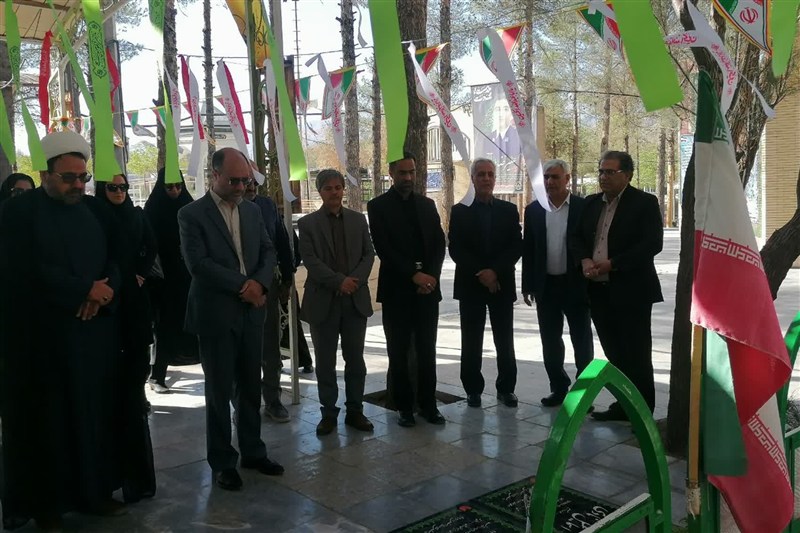 غبارروبی مزار شهید ناصر ناصری و خبرنگاران فقید خراسان جنوبی