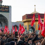 مشهد در سوگ امام مهربانی؛ رواق دارالذکر میزبان عاشقان آقای شهید ایران