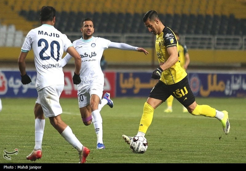نگاهی به تقابل سپاهان و گل‌گهر؛ فرار از بحران