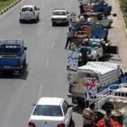 بساط دست‌فروشان در محور بجنورد ـ آشخانه/ دادستانی هشدار جدی داد