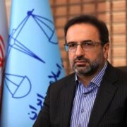مدعی ارتباط با مقامات چگونه مردم را سرکیسه می‌کرد؟